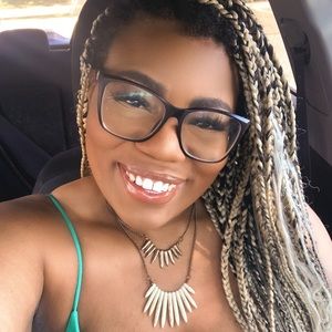 Meet your Posher, Junie